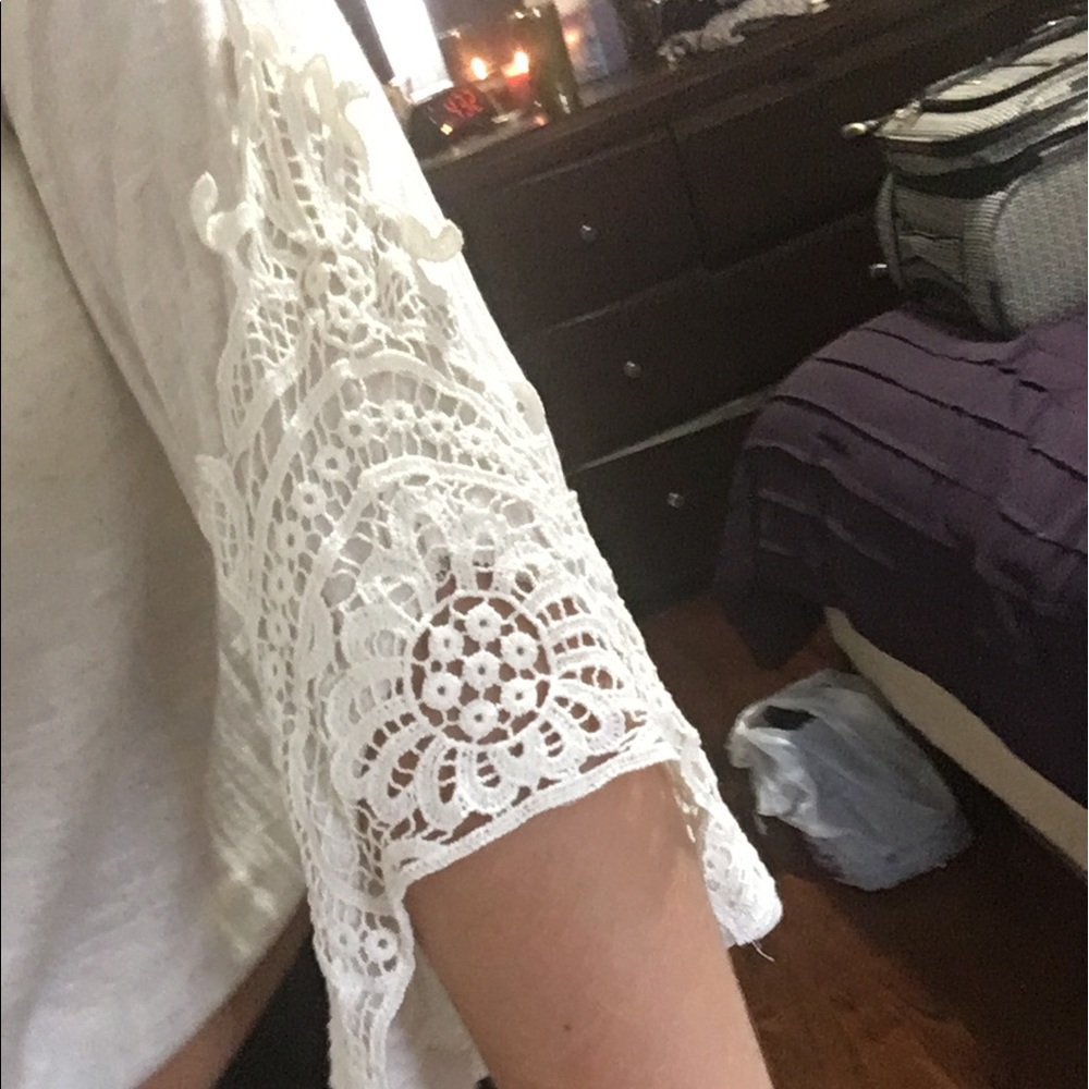 Cute top - Picture 3 of 3